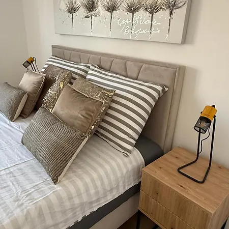 Petar - Parking And Seaview Apartment