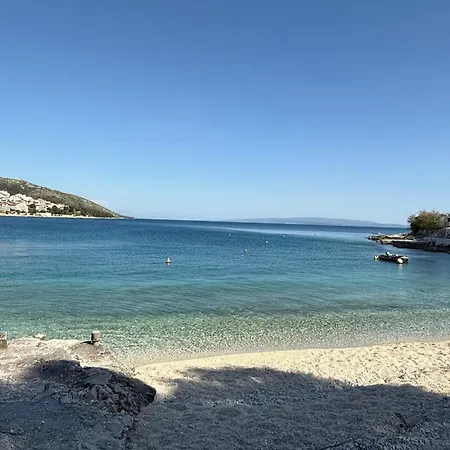 Petar - Parking And Seaview