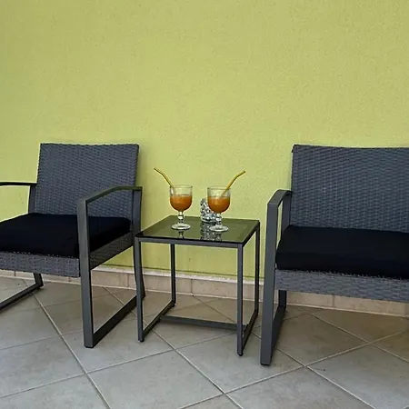Petar - Parking And Seaview Apartment *