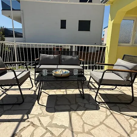 Petar - Parking And Seaview Apartment *