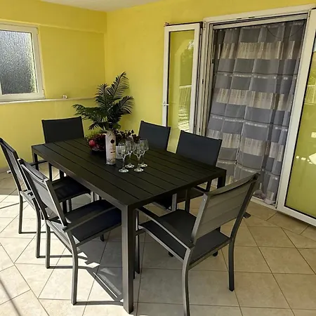 Petar - Parking And Seaview Apartment *