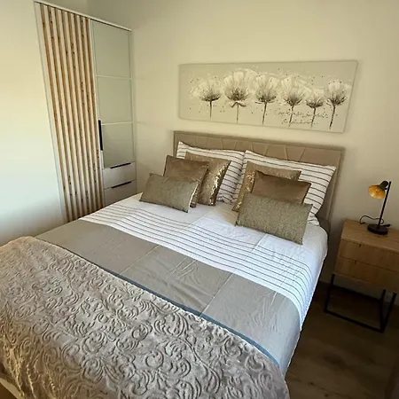 Petar - Parking And Seaview * Trogir