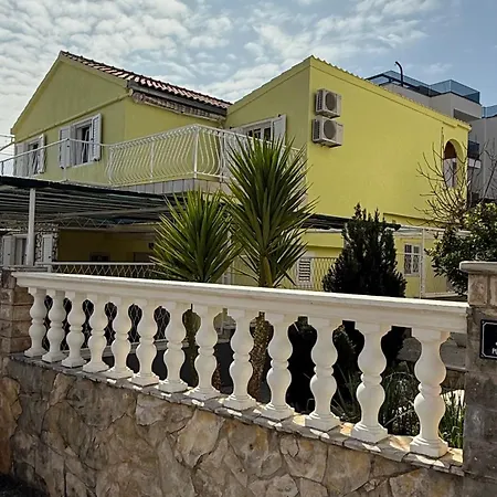 Petar - Parking And Seaview Apartament *